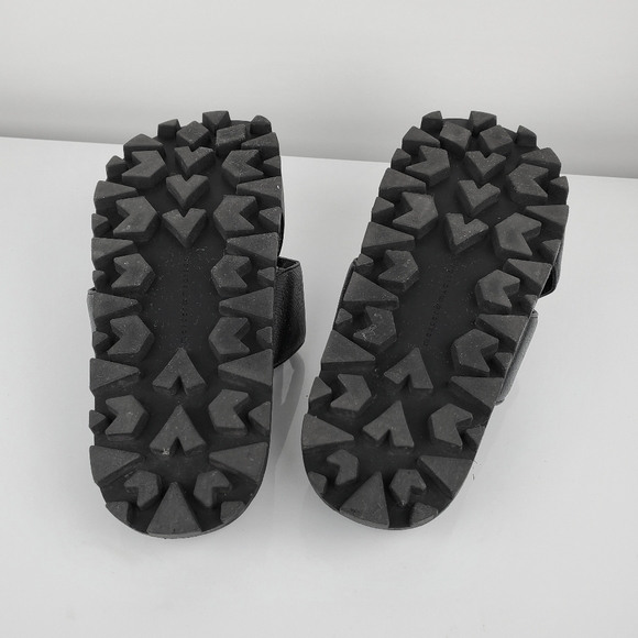 Mercer & Madison Black Rilla Sandals - Picture 7 of 8